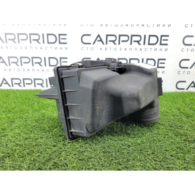 Корпус воздушного фильтра (впускная система) BMW 7-series E32 1990 M70b50 13711718312