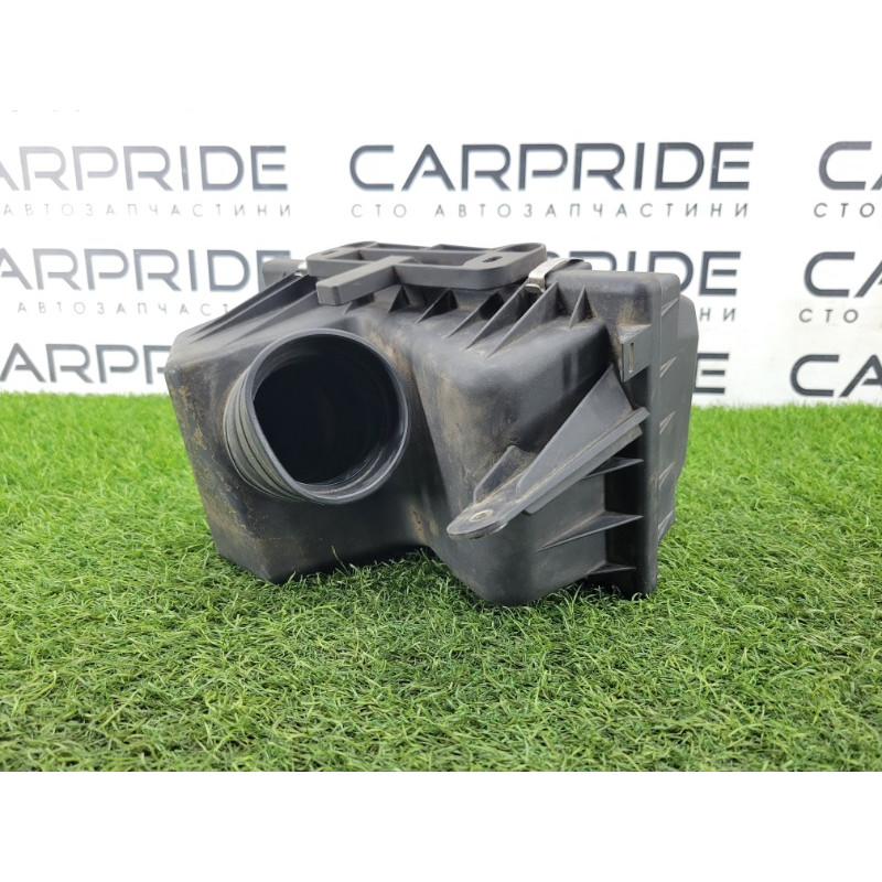 Корпус воздушного фильтра (впускная система) BMW 7-series E32 1990 M70b50 13711718312