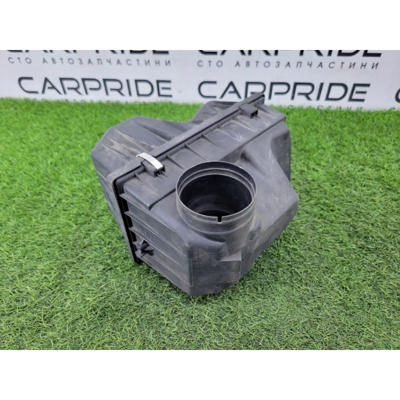 Корпус воздушного фильтра (впускная система) BMW 7-series E32 1990 M70b50 13711718312