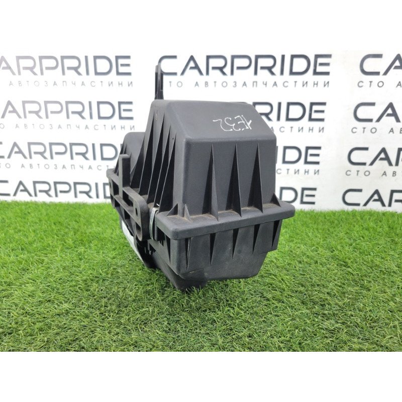 Корпус воздушного фильтра (впускная система) BMW 7-series E32 1990 M70b50 13711718311