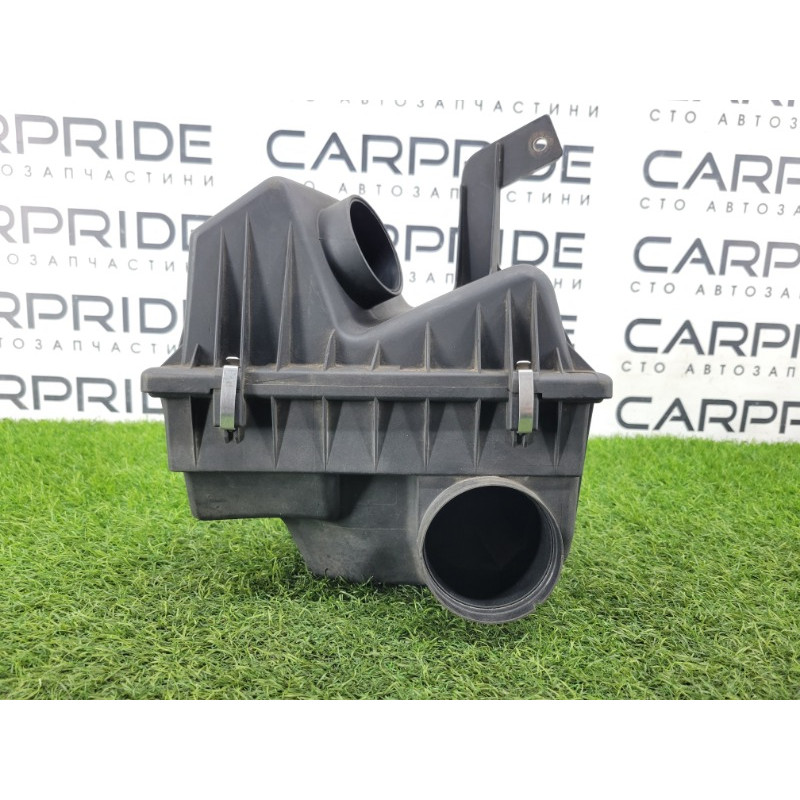 Корпус воздушного фильтра (впускная система) BMW 7-series E32 1990 M70b50 13711718311