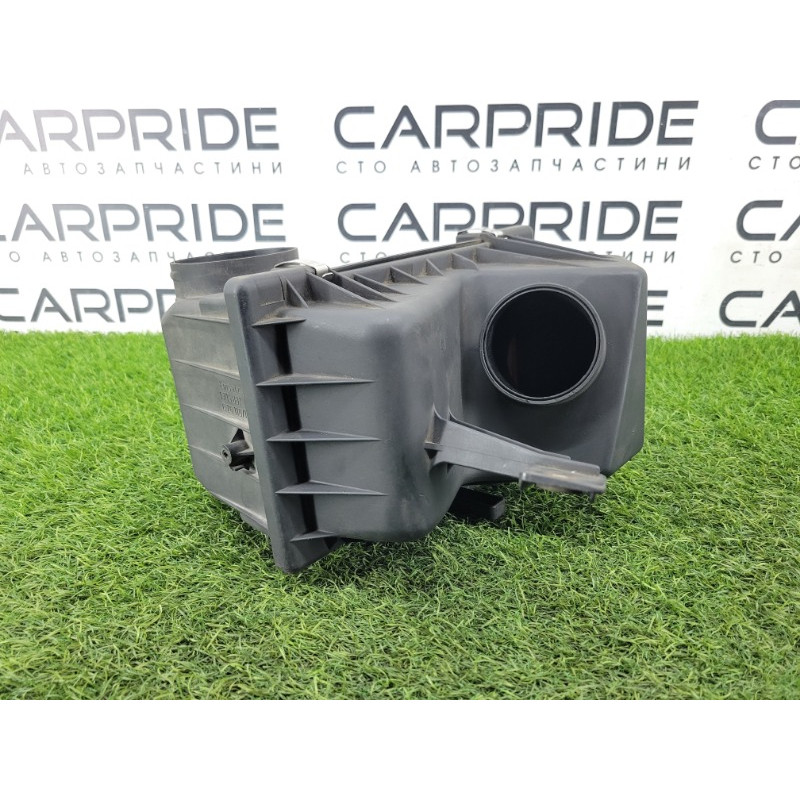 Корпус воздушного фильтра (впускная система) BMW 7-series E32 1990 M70b50 13711718311