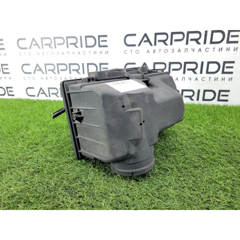 Корпус воздушного фильтра (впускная система) BMW 7-series E32 1990 M70b50 13711718311