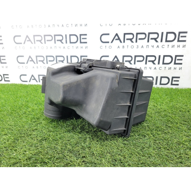 Корпус воздушного фильтра (впускная система) BMW 7-series E32 1990 M70b50 13711718311