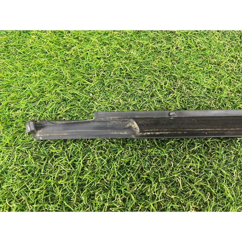 Молдинг скла (кузов і елементи) Volkswagen Touareg NF 2011 3.6 7P0839475F7Z7