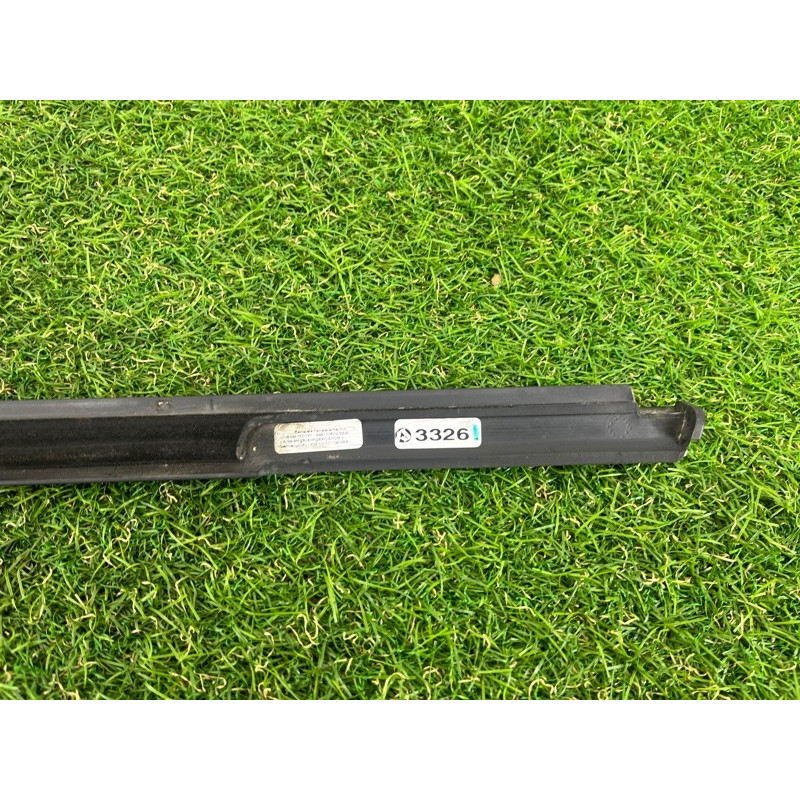 Молдинг скла (кузов і елементи) Volkswagen Touareg NF 2011 3.6 7P0839475F7Z7