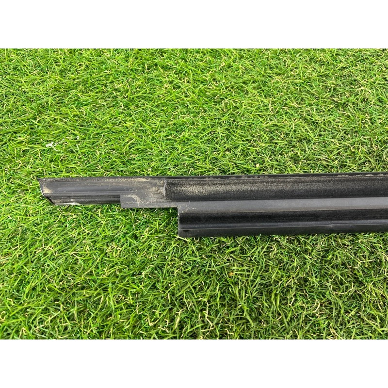 Молдинг стекла (кузов и элементы) AUDI A3 8V 2015 1.8 8V5853283B2ZZ