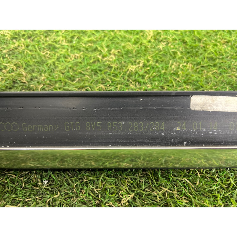 Молдинг стекла (кузов и элементы) AUDI A3 8V 2015 1.8 8V5853283B2ZZ