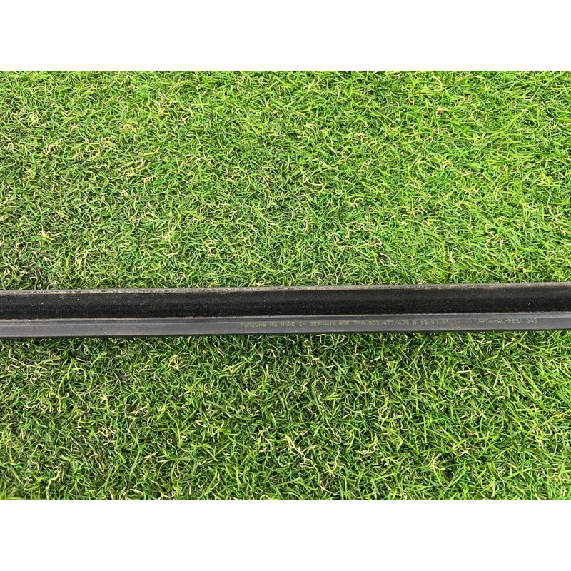 Молдинг скла (кузов і елементи) Volkswagen Touareg NF 2012 3.0 7P0839475F7Z7
