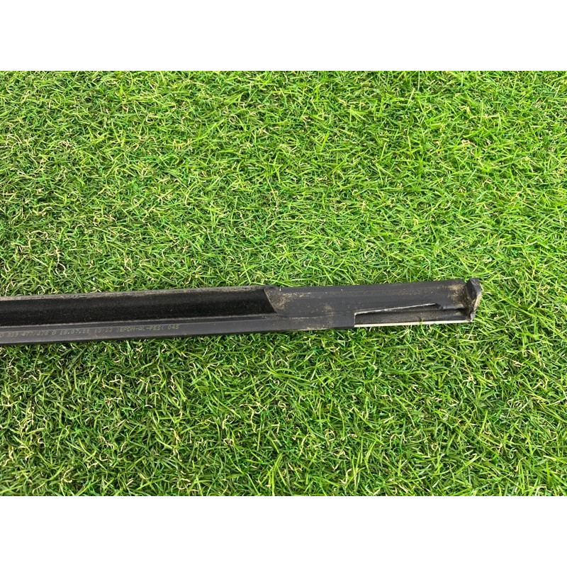 Молдинг скла (кузов і елементи) Volkswagen Touareg NF 2012 3.0 7P0839475F7Z7