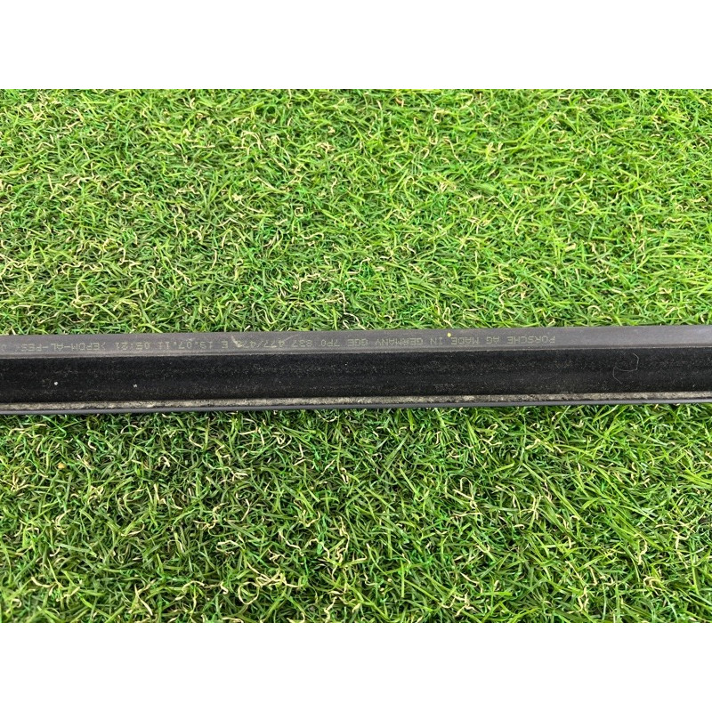 Молдинг скла (кузов і елементи) Volkswagen Touareg NF 2012 3.0 7P0837475H7Z7