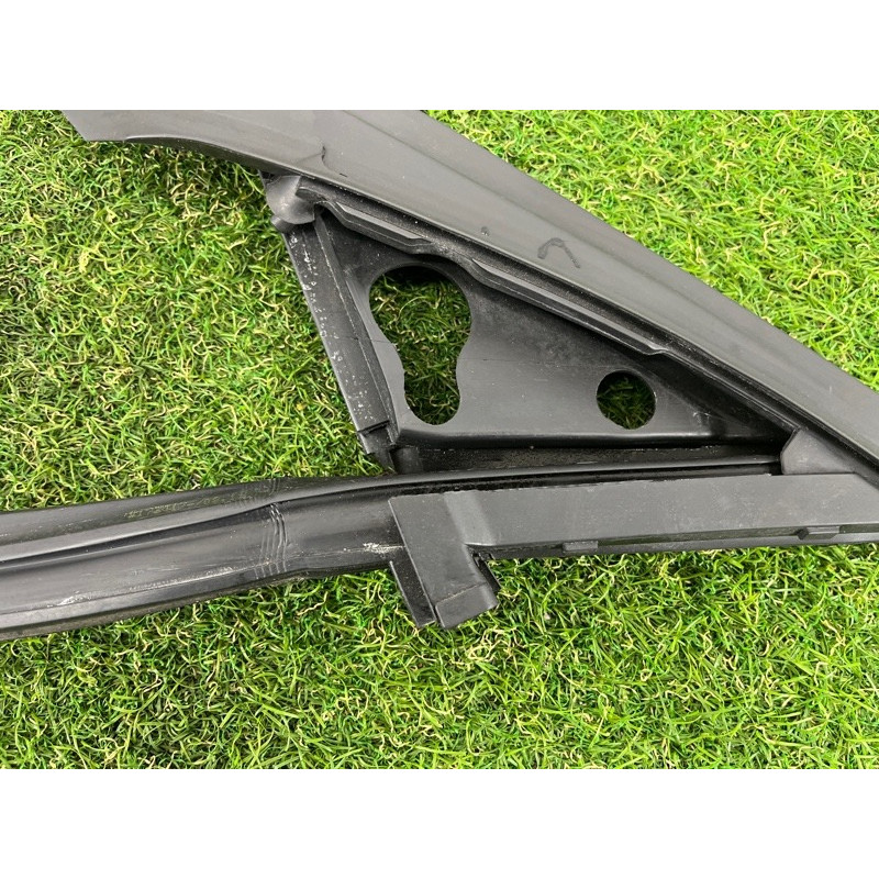Молдинг скла (кузов і елементи) BMW 2-series F22 2015 2.0 51337268420