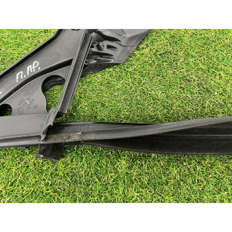 Молдинг скла (кузов і елементи) BMW 2-series F22 2015 2.0 51337268420