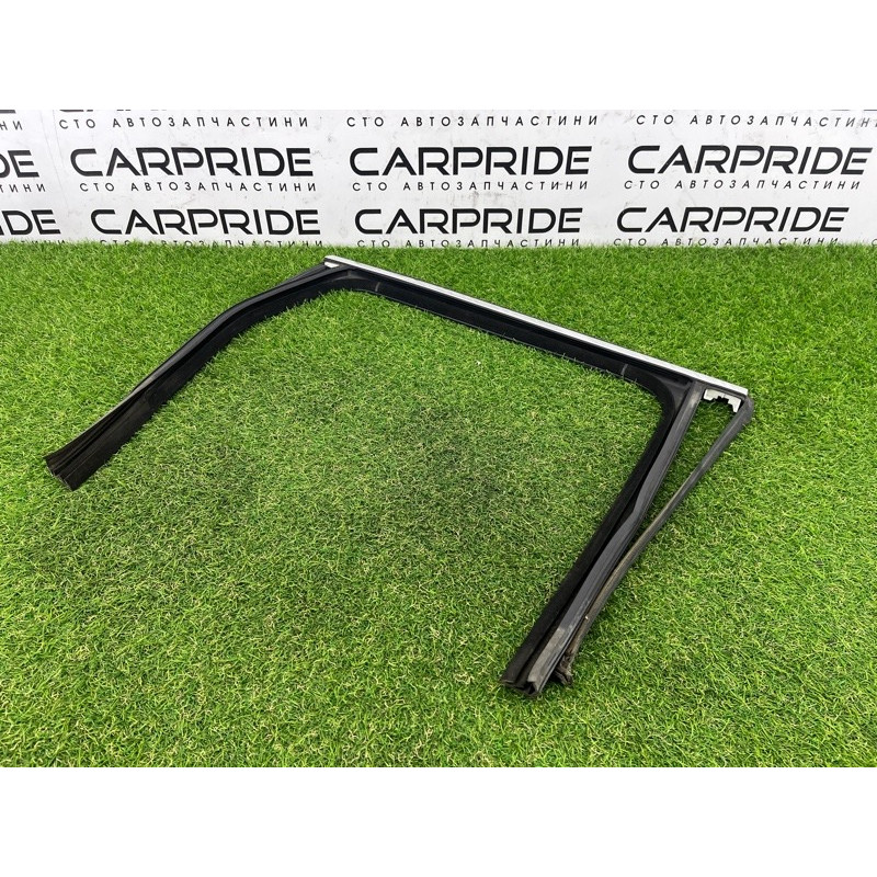 Ущільнювач скла дверей (кузов і елементи) Volkswagen Touareg NF 2012 3.0 7P0839432L