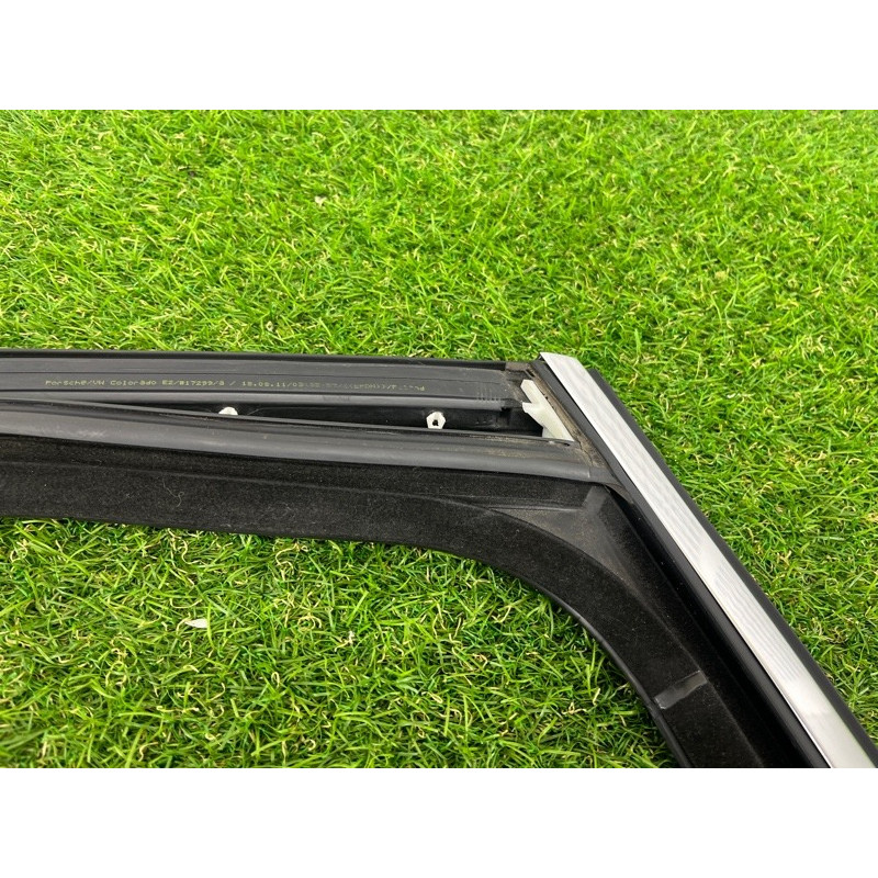 Ущільнювач скла дверей (кузов і елементи) Volkswagen Touareg NF 2012 3.0 7P0839432L
