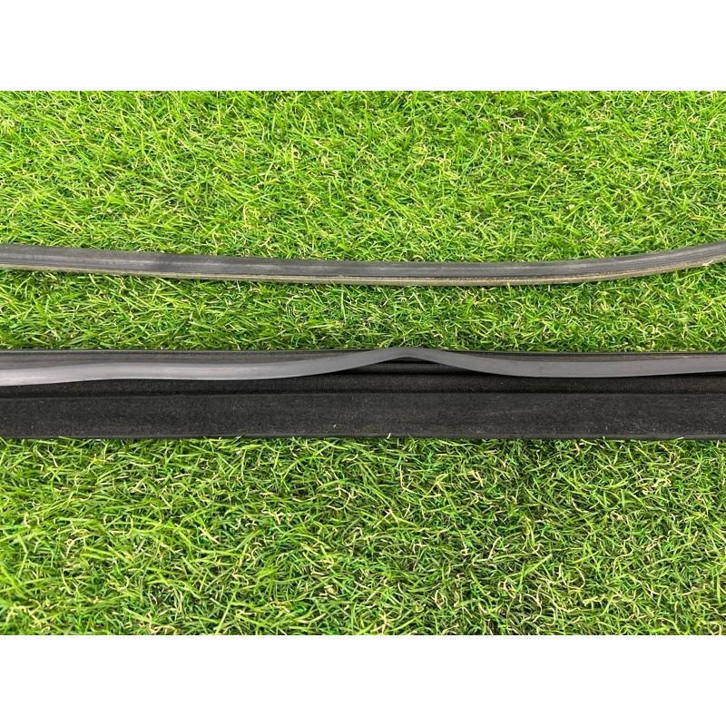 Ущільнювач скла дверей (кузов і елементи) Volkswagen Touareg NF 2012 3.0 7P0839432L