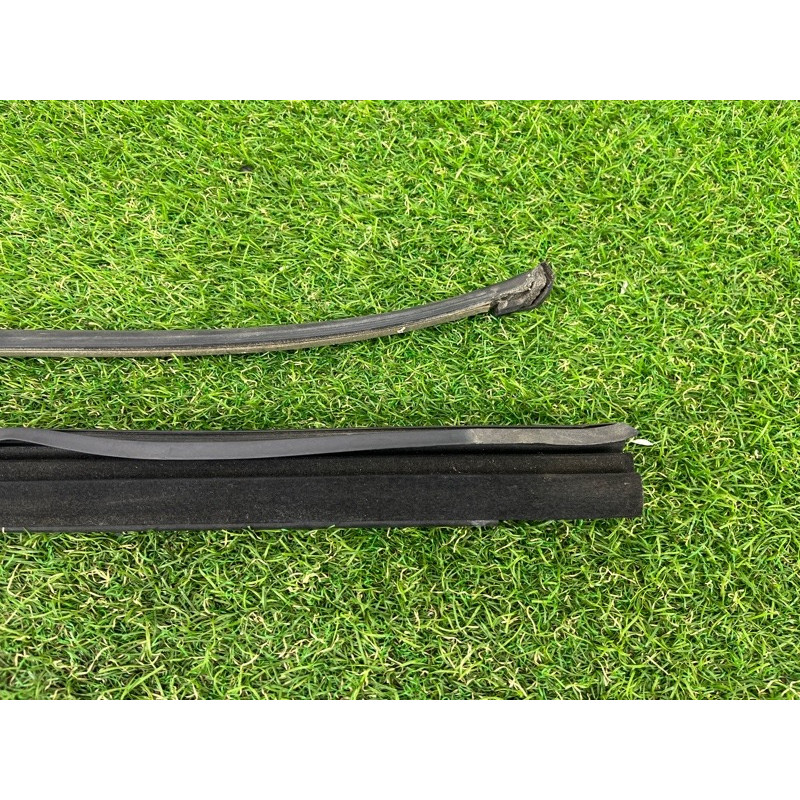 Ущільнювач скла дверей (кузов і елементи) Volkswagen Touareg NF 2012 3.0 7P0839432L