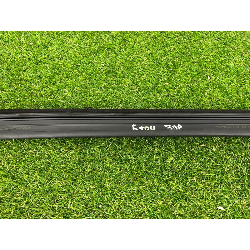 Ущільнювач скла дверей (кузов і елементи) Volkswagen Touareg NF 2012 3.0 7P0839432L