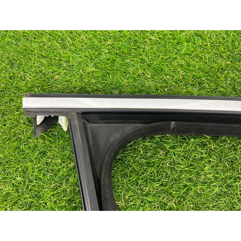 Ущільнювач скла дверей (кузов і елементи) Volkswagen Touareg NF 2012 3.0 7P0837432H5AP