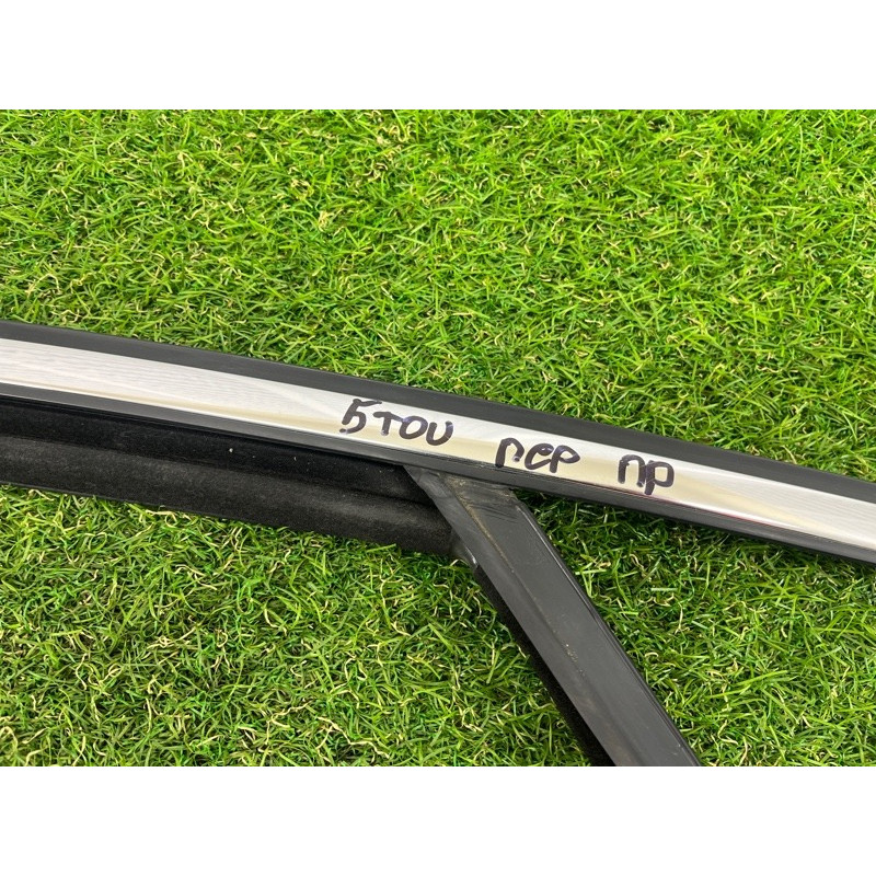 Ущільнювач скла дверей (кузов і елементи) Volkswagen Touareg NF 2012 3.0 7P0837432H5AP