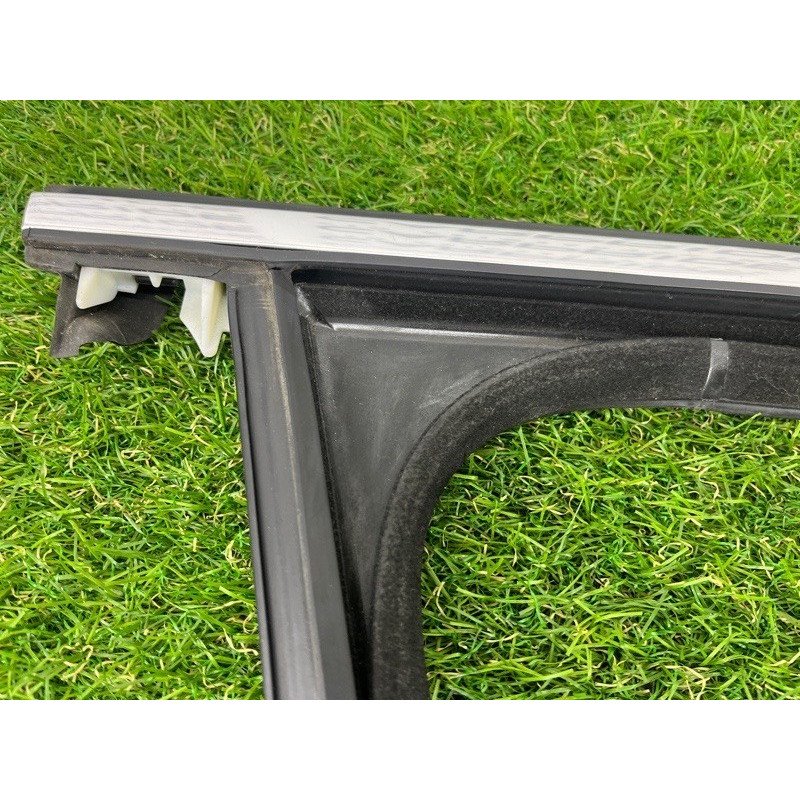 Ущільнювач скла дверей (кузов і елементи) Volkswagen Touareg NF 2012 3.0 7P0837432H5AP
