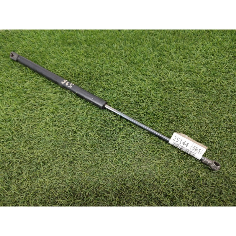 Амортизатор багажника (кузов и элементы) Volkswagen Passat B5 2000 2.5