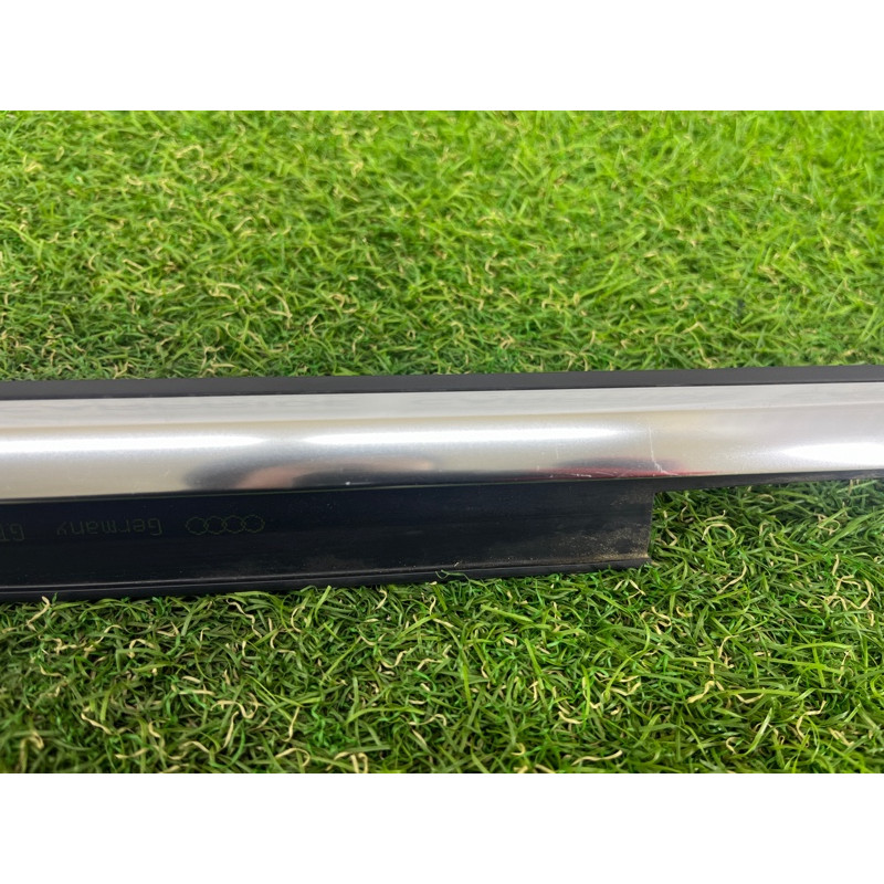 Молдинг стекла (кузов и элементы) AUDI A3 8V 2015 1.8 8V5853763C2ZZ