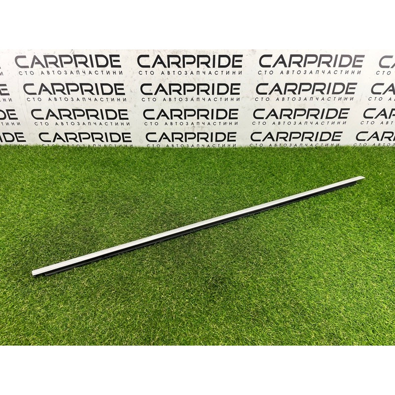 Уплотнитель стекла двери (кузов и элементы) Volkswagen Touareg FL 2015 3.6 7P0837476H7Z7