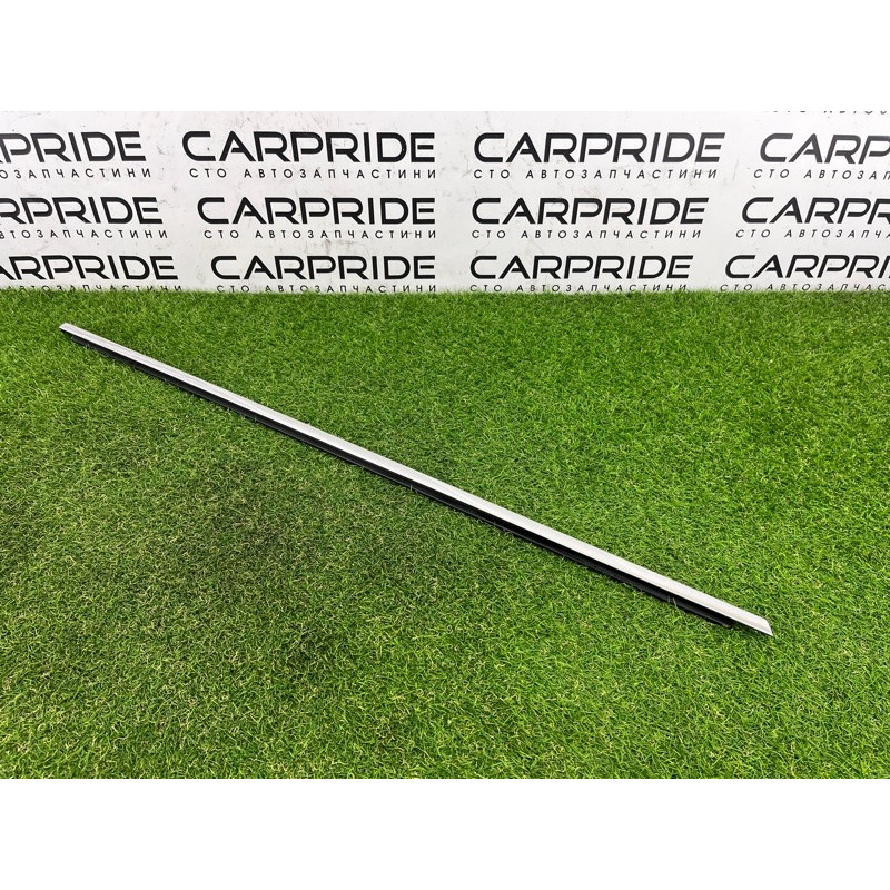 Уплотнитель стекла двери (кузов и элементы) Volkswagen Touareg FL 2015 3.6 7P0837476H7Z7