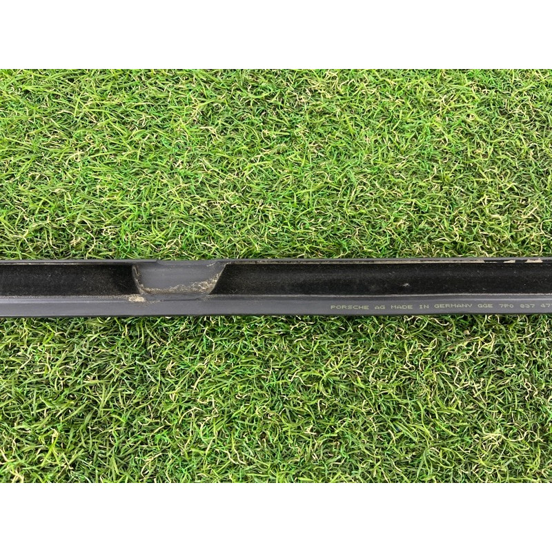 Уплотнитель стекла двери (кузов и элементы) Volkswagen Touareg FL 2015 3.6 7P0837476H7Z7