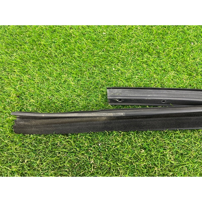 Ущільнювач скла дверей (кузов і елементи) Volkswagen Touareg NF 2011 3.6 7P0839432L