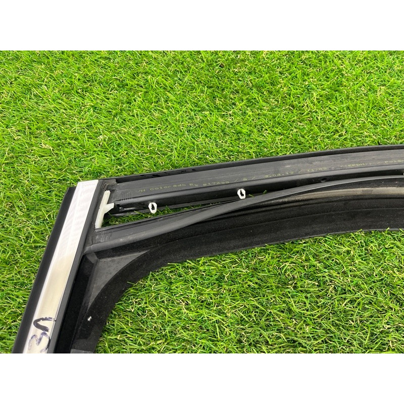 Ущільнювач скла дверей (кузов і елементи) Volkswagen Touareg NF 2012 3.6 7P0839431J