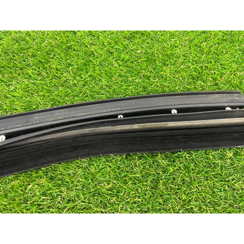 Ущільнювач скла дверей (кузов і елементи) Volkswagen Touareg NF 2012 3.6 7P0839431J