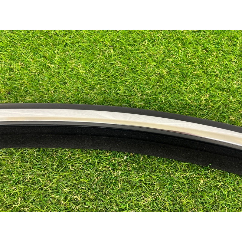 Ущільнювач скла дверей (кузов і елементи) Volkswagen Touareg NF 2012 3.6 7P0837432H5AP