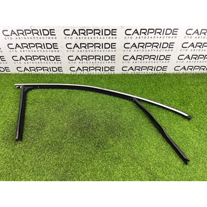 Ущільнювач скла дверей (кузов і елементи) Volkswagen Touareg NF 2011 3.6 7P0837432H5AP