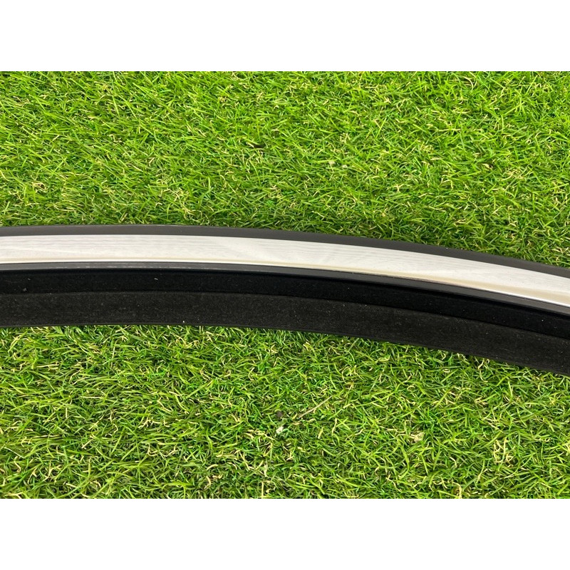 Ущільнювач скла дверей (кузов і елементи) Volkswagen Touareg NF 2011 3.6 7P0837432H5AP