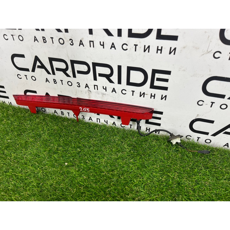 Повторитель стоп сигнала (оптика) AUDI Q5 8R 2012 3.2 CALB 8R0945097