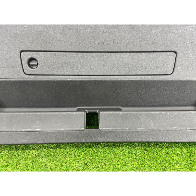 Обшивка крышки багажника (салон) AUDI Q5 8R 2012 3.2 CALB 8R0867979B6PS