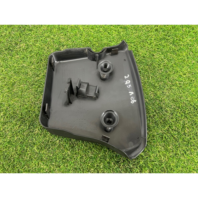 Крышка фонаря (салон) AUDI Q5 8R 2012 3.2 CALB 8R0945425A