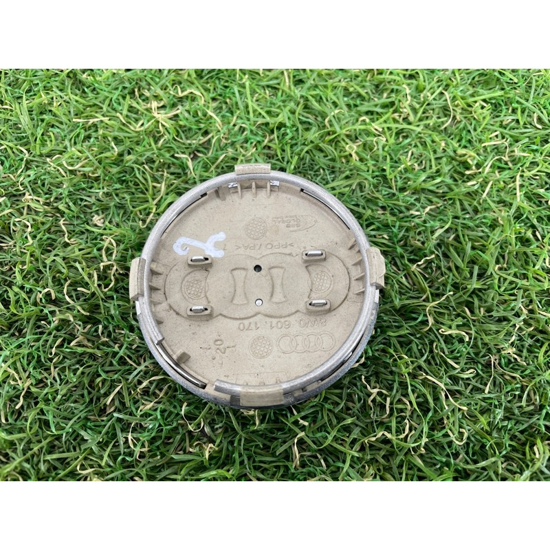 Колпачок колеса декоративный (аксессуары) AUDI Q7 4M 2018 3.0 TFSi 8W0601170