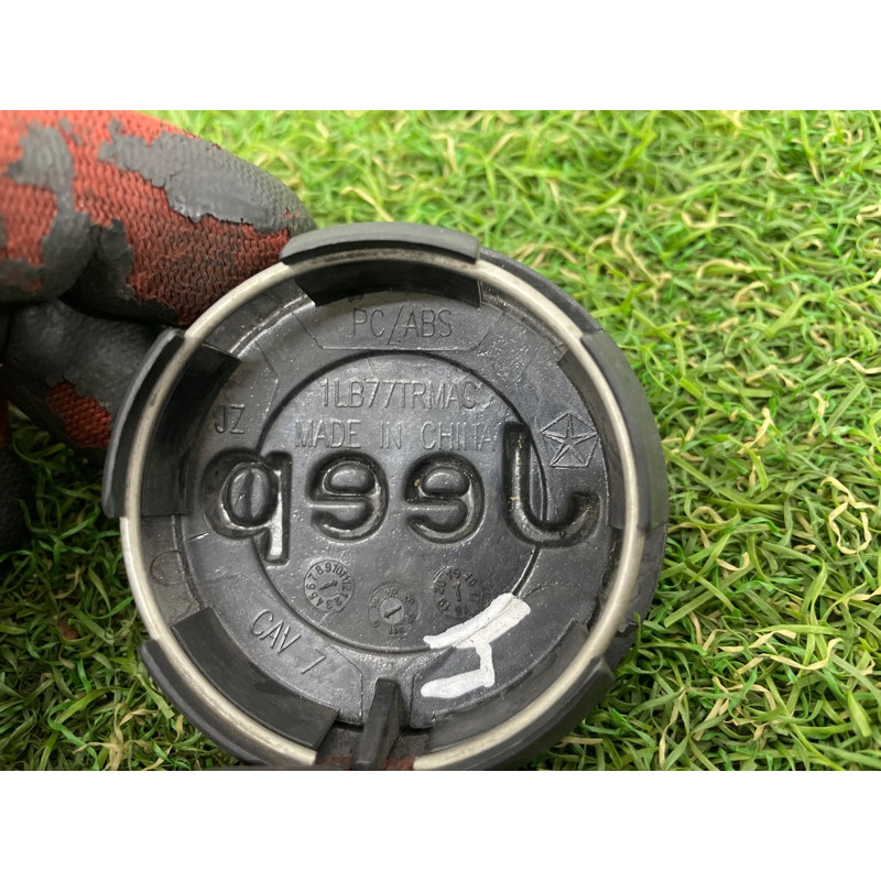 Колпачок колеса декоративный (аксессуары) Jeep Grand Cherokee WK2 2016 3.6 1LB77NTZAC