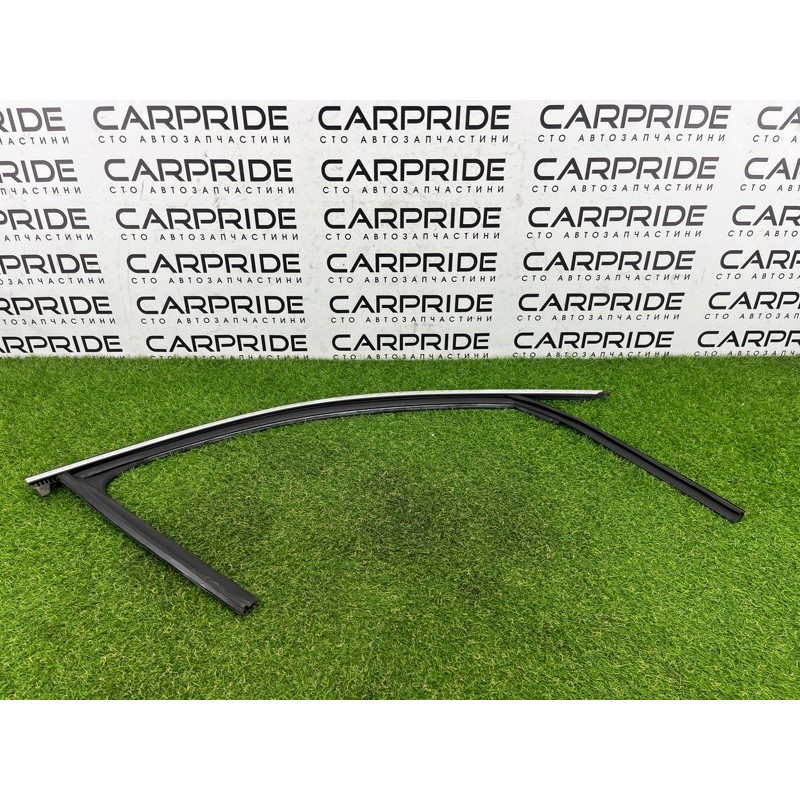 Молдинг стекла (кузов и элементы) AUDI A3 8V 2015 1.8 8V5837432B