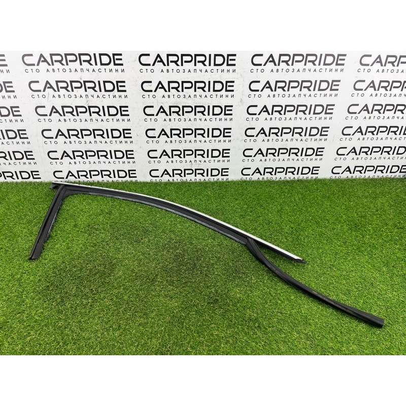 Молдинг стекла (кузов и элементы) AUDI A3 8V 2015 1.8 8V5837432B