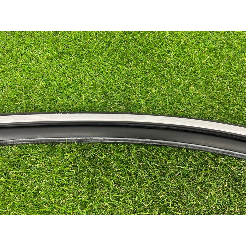 Молдинг стекла (кузов и элементы) AUDI A3 8V 2015 1.8 8V5837432B