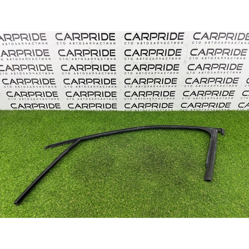 Молдинг стекла (кузов и элементы) AUDI A3 8V 2015 1.8 8V5837432B