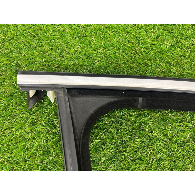 Молдинг стекла (кузов и элементы) Volkswagen Touareg FL 2015 3.6 7P0837432H5AP