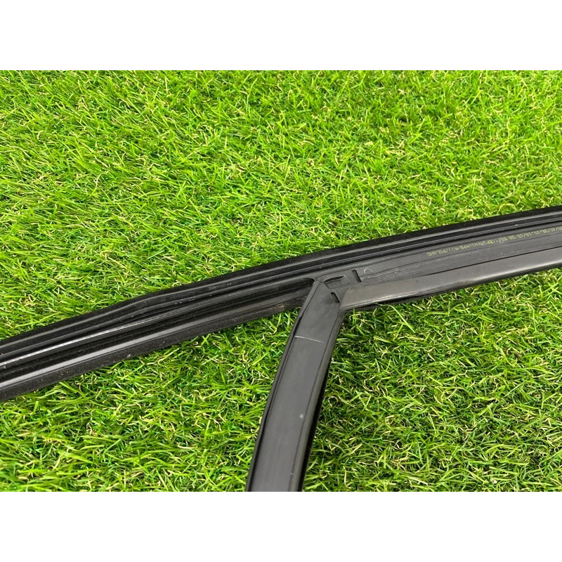 Молдинг стекла (кузов и элементы) Volkswagen Touareg FL 2015 3.6 7P0837432H5AP