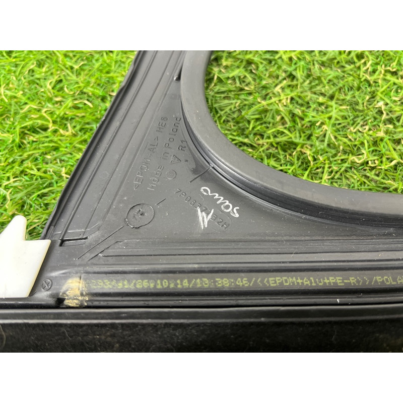 Молдинг стекла (кузов и элементы) Volkswagen Touareg FL 2015 3.6 7P0837432H5AP