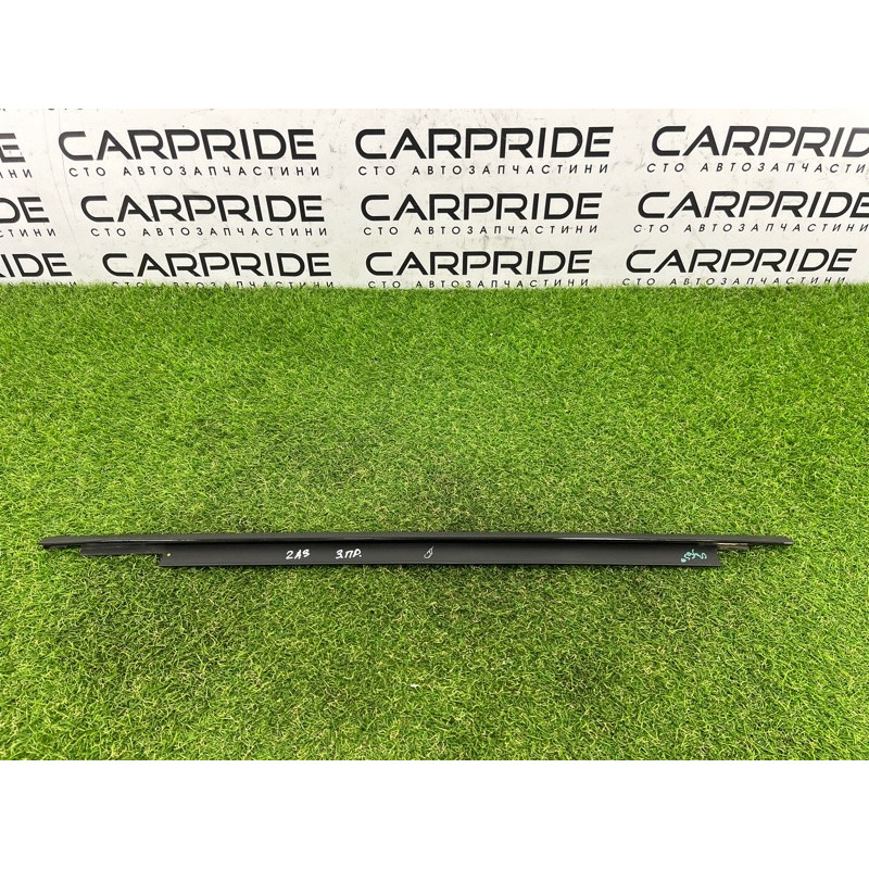 Молдинг стекла (кузов и элементы) AUDI A3 8V 2018 2.0 CZRA 8V5839478A