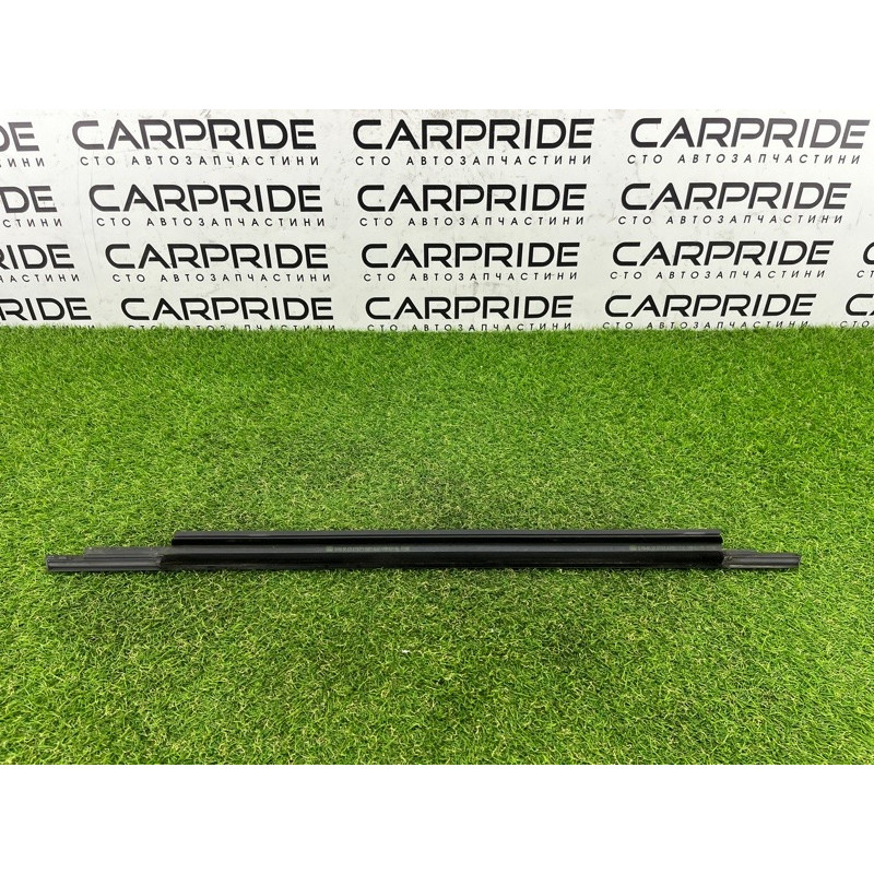 Молдинг стекла (кузов и элементы) AUDI A3 8V 2018 2.0 CZRA 8V5839478A